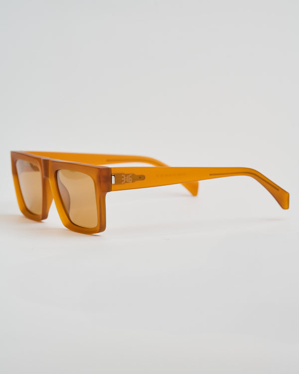 ☀️ChaneI  Large Frame Amber Color Sunglasses NWOT Shop Amber Tint Sunglasses | Le Specs main image 2